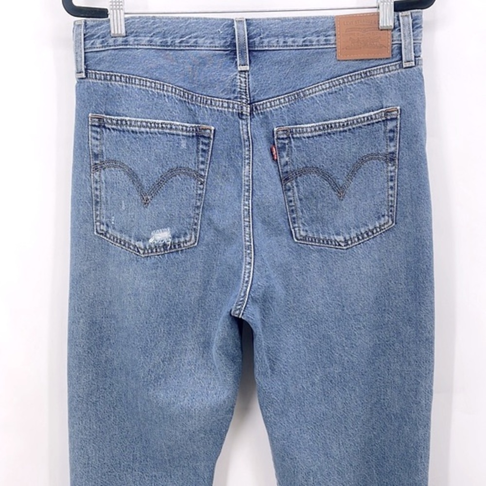 Levi’s Signature High Rise Rib Cage Straight Leg Distressed Jeans - Picture 9 of 13